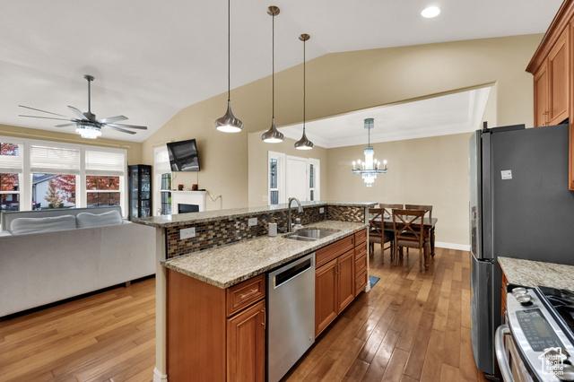 South Jordan, Utah, 84009, United States, 4 Bedrooms Bedrooms, ,4 BathroomsBathrooms,Residential,For Sale,1979446