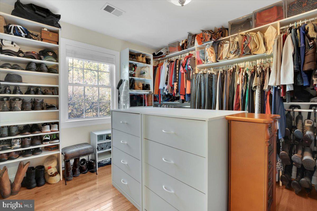 Hamilton, Virginia, 20158, United States, 4 Bedrooms Bedrooms, ,5 BathroomsBathrooms,Residential,For Sale,1987096