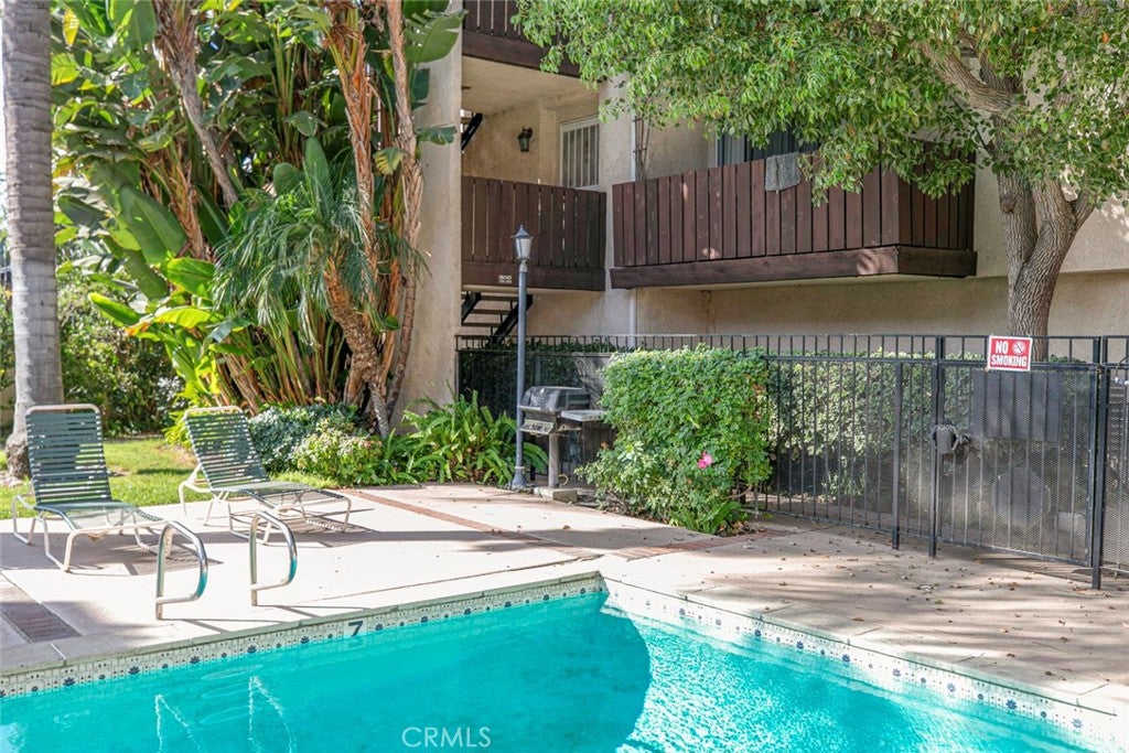 Van Nuys, California, 91411, United States, 2 Bedrooms Bedrooms, ,2 BathroomsBathrooms,Residential,For Sale,1954543