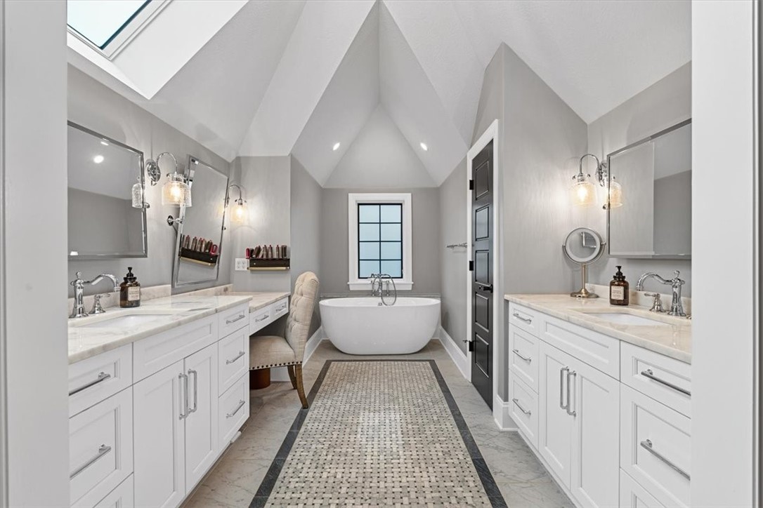 Cranberry Twp, Pennsylvania, 16066, United States, 4 Bedrooms Bedrooms, ,5 BathroomsBathrooms,Residential,For Sale,1940441