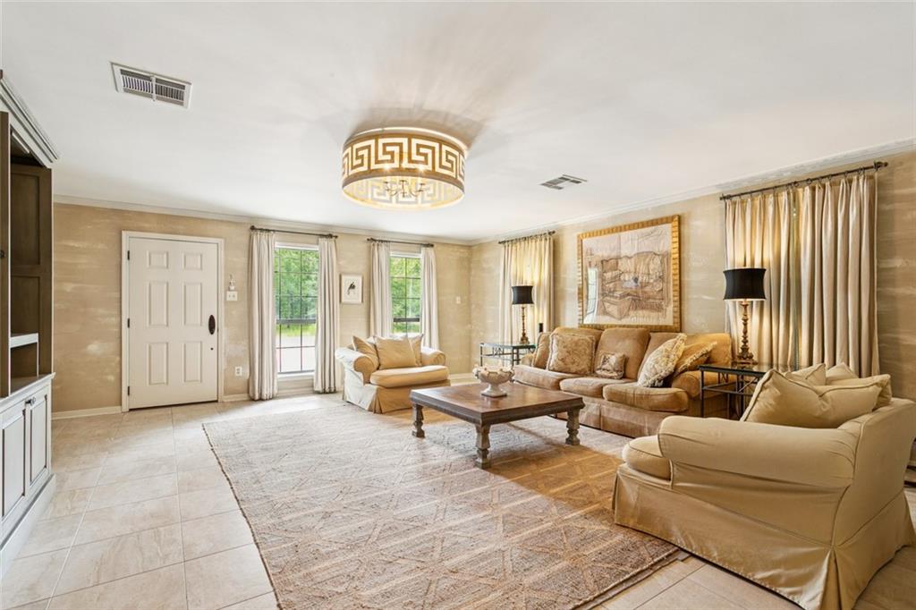 Covington, Louisiana, 70433, United States, 3 Bedrooms Bedrooms, ,3 BathroomsBathrooms,Residential,For Sale,1902659