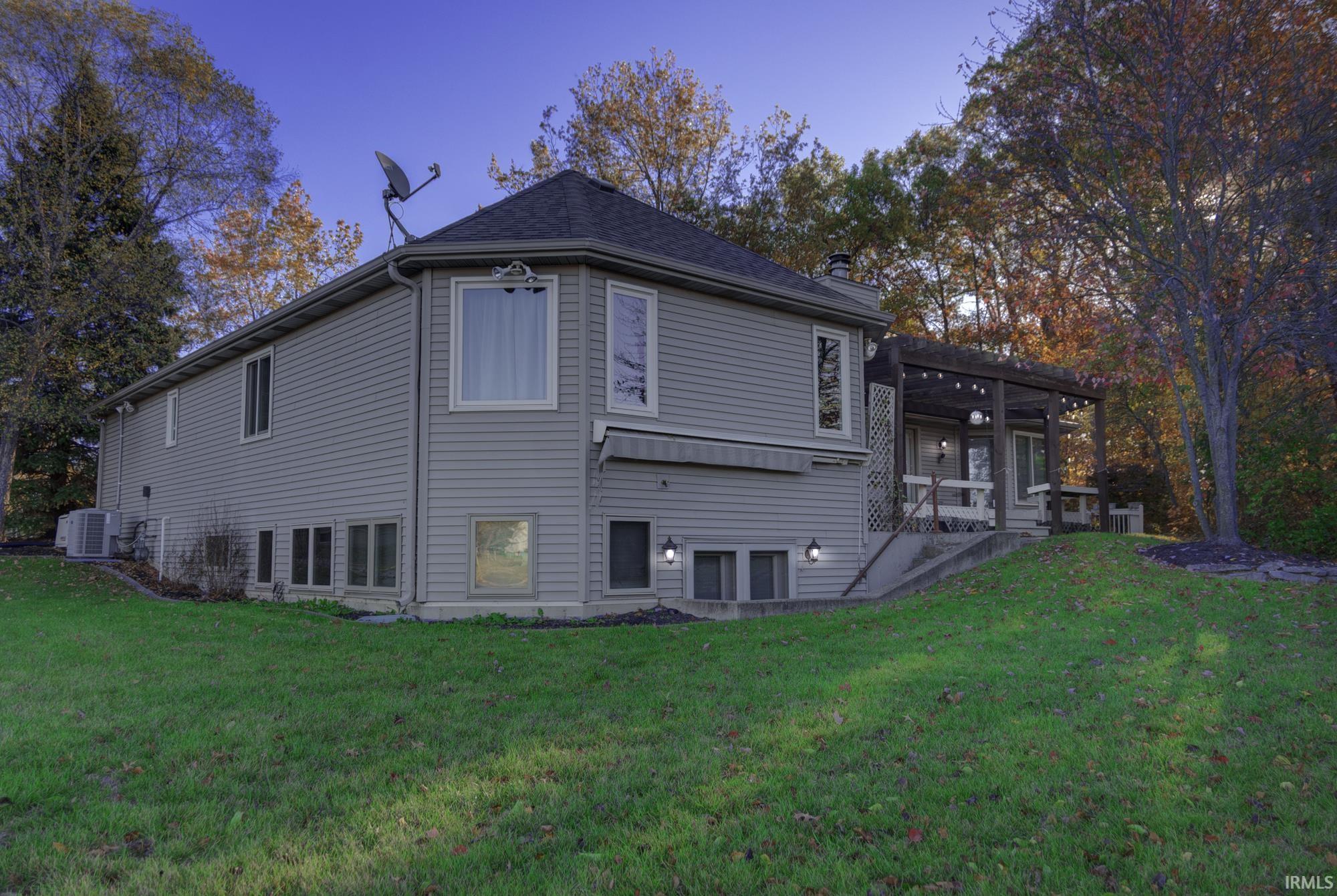 Fort Wayne, Indiana, 46845-2201, United States, 3 Bedrooms Bedrooms, ,4 BathroomsBathrooms,Residential,For Sale,1981888