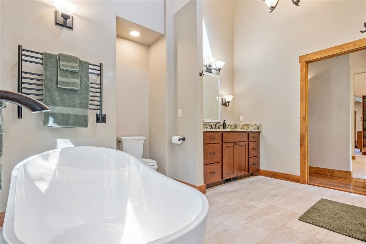 Clancy, Montana, 59634, United States, 6 Bedrooms Bedrooms, ,5 BathroomsBathrooms,Residential,For Sale,1873825
