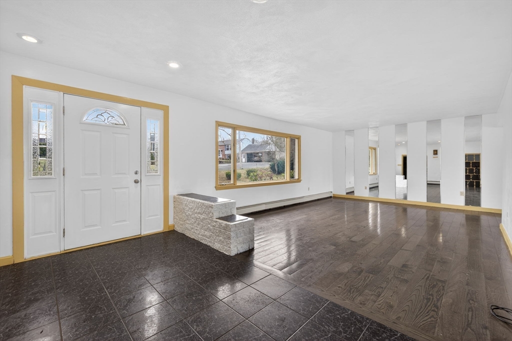 Framingham, Massachusetts, 01702, United States, 5 Bedrooms Bedrooms, ,5 BathroomsBathrooms,Residential,For Sale,2035320