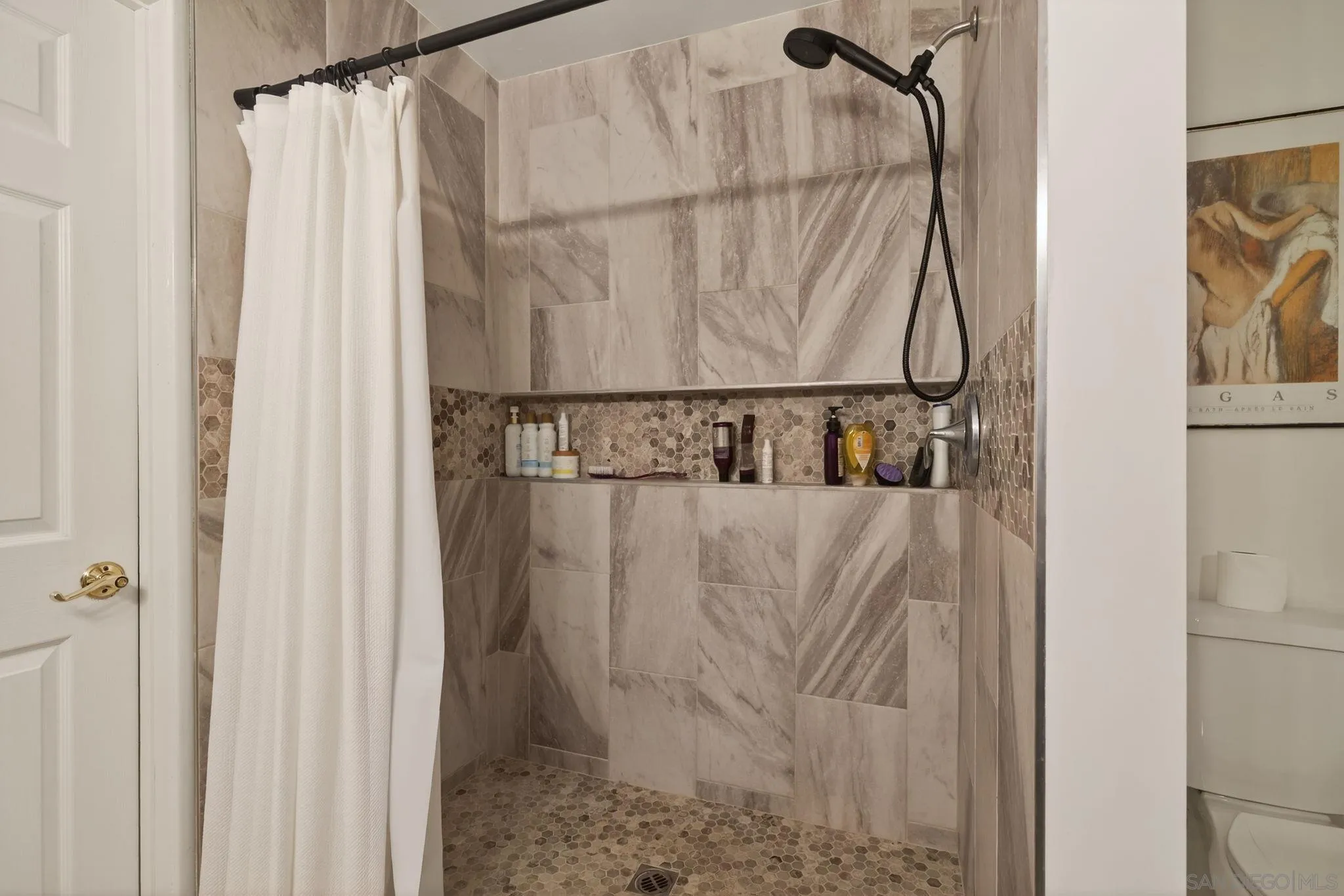 Camarillo, California, 93010, United States, 5 Bedrooms Bedrooms, ,4 BathroomsBathrooms,Residential,For Sale,2001849