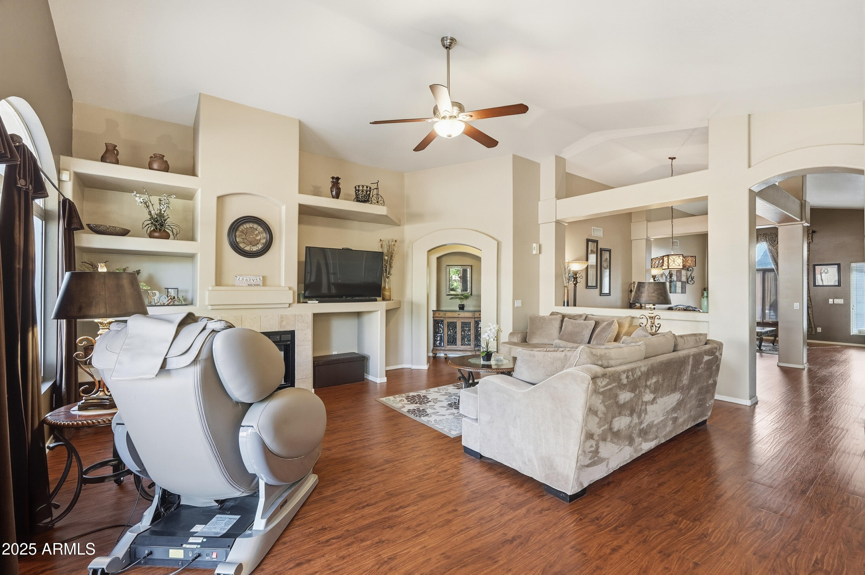 Phoenix, Arizona, 85024, United States, 3 Bedrooms Bedrooms, ,2 BathroomsBathrooms,Residential,For Sale,1995544