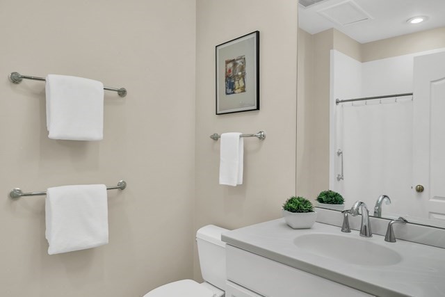 Brookline, Massachusetts, 02445, United States, 3 Bedrooms Bedrooms, ,4 BathroomsBathrooms,Residential,For Sale,1745754