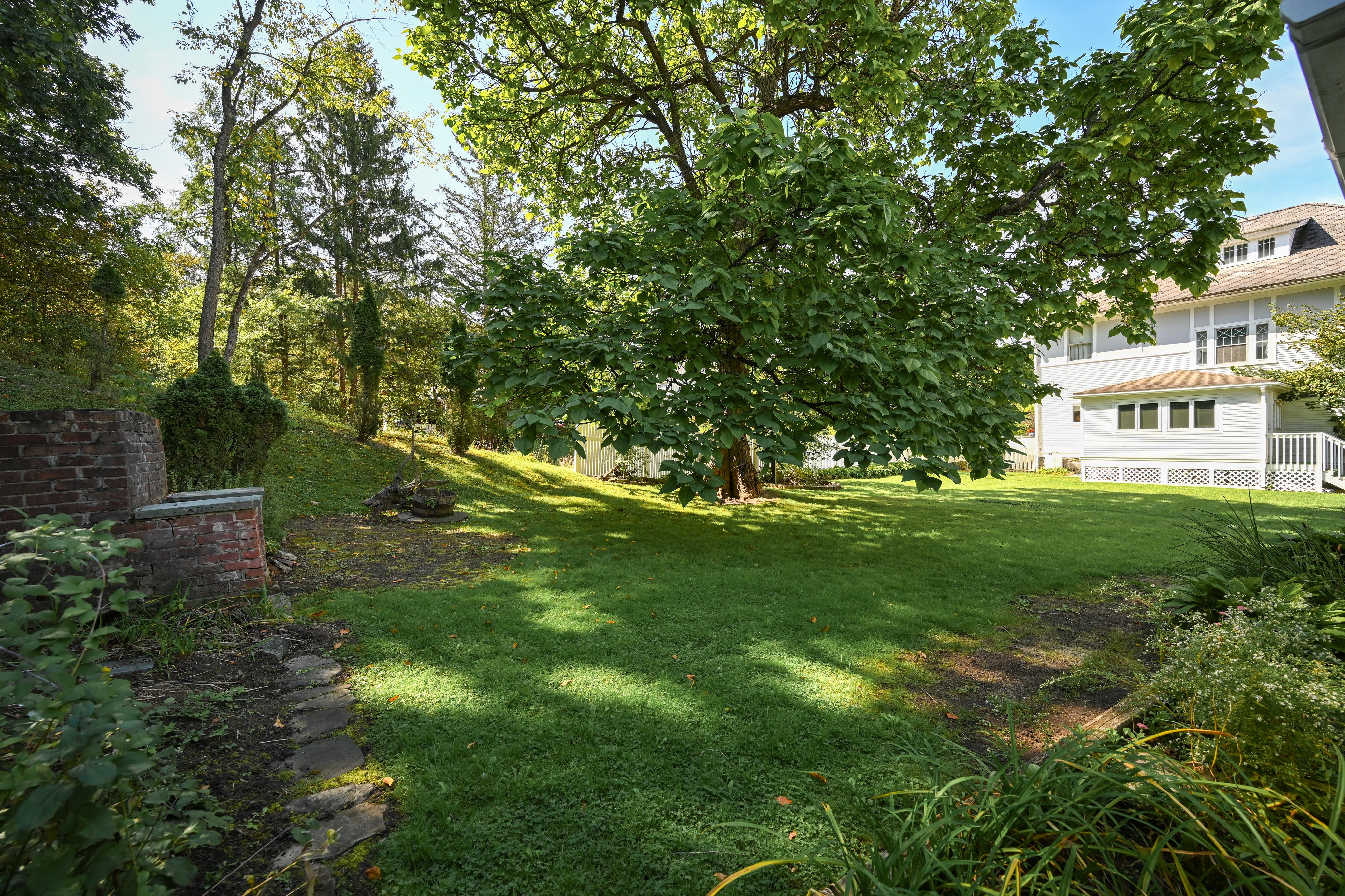  92 Champlain Avenue, Ticonderoga, NY, 12883 - 物件實景