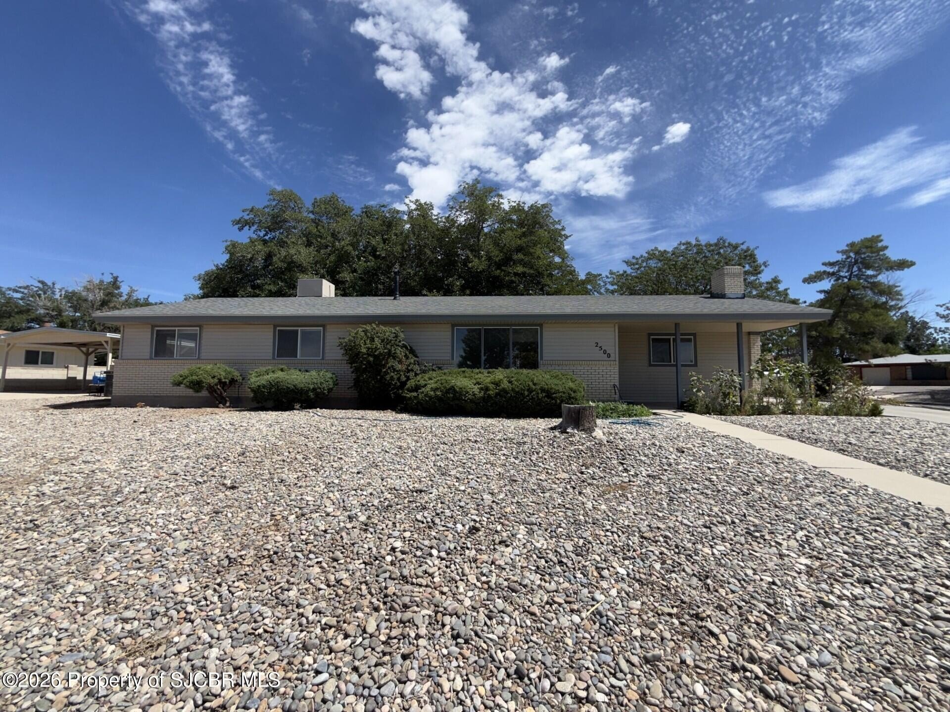 Mesa Dr, Farmington, NM 87401