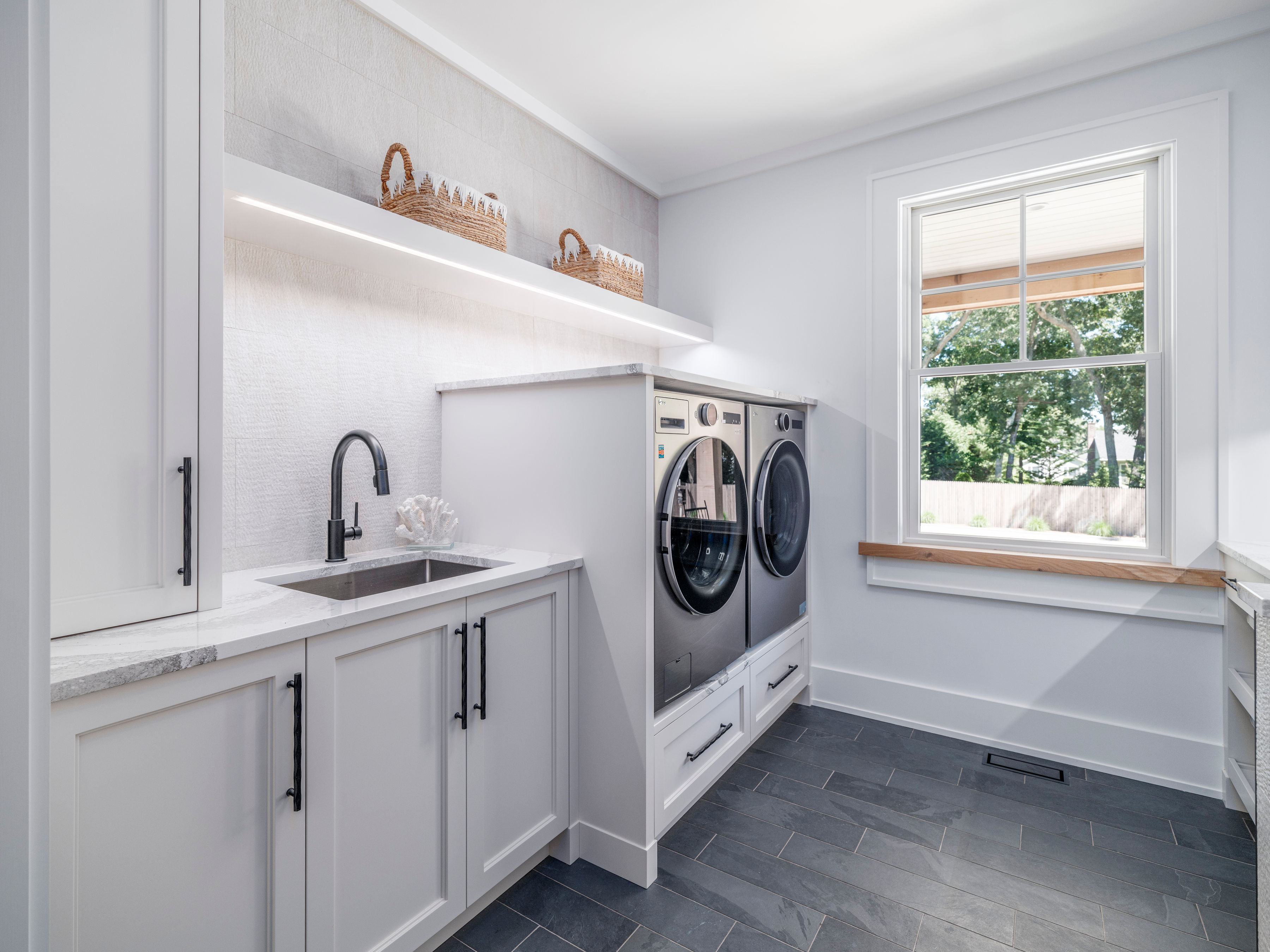 Southold, New York, 11971, United States, 4 Bedrooms Bedrooms, ,6 BathroomsBathrooms,Residential,For Sale,1976205