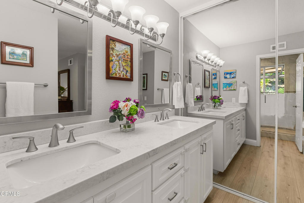 Thousand Oaks, California, 91362, United States, 4 Bedrooms Bedrooms, ,2 BathroomsBathrooms,Residential,For Sale,1988089