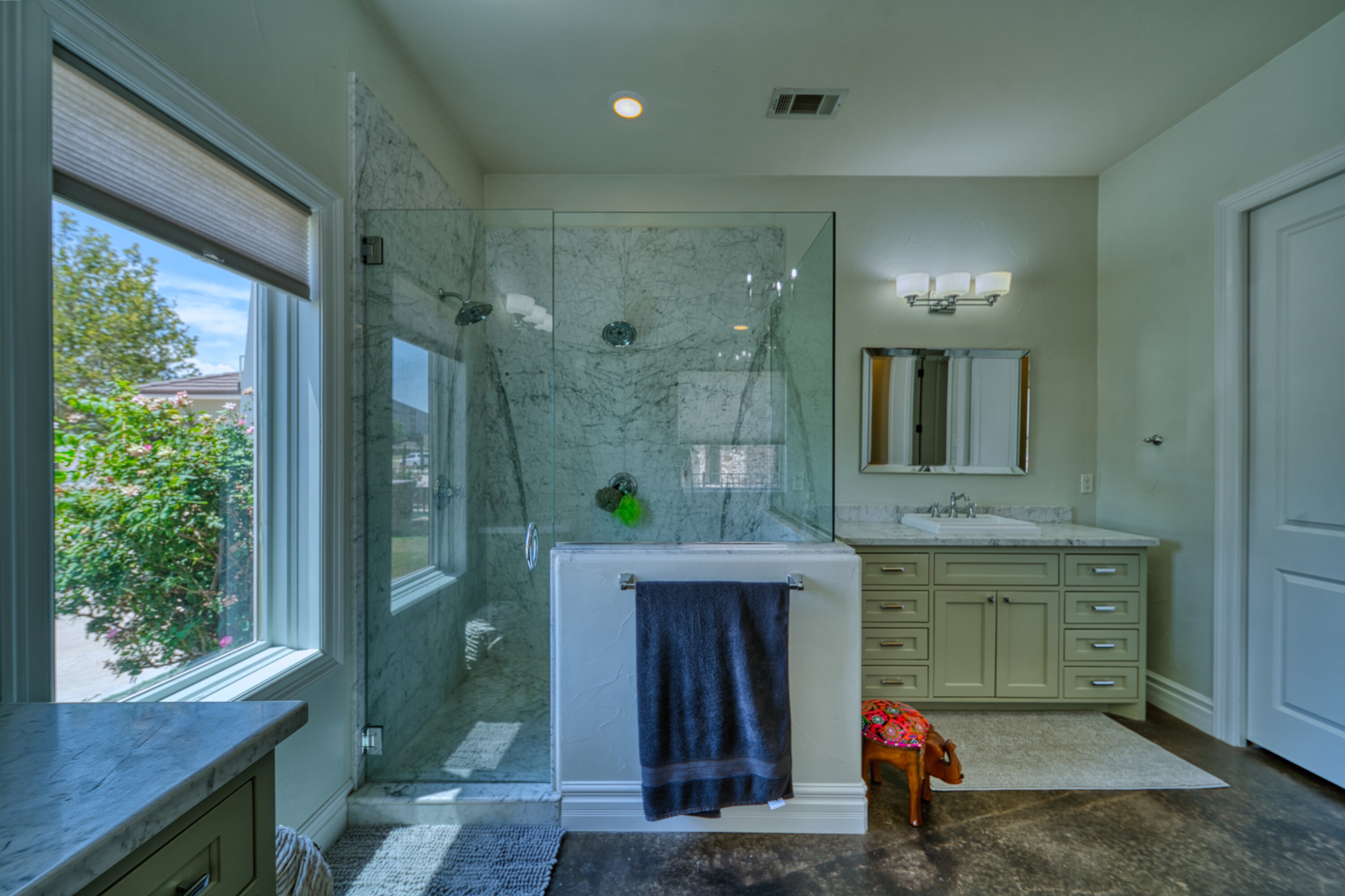 Carlsbad, New Mexico, 88220, United States, 5 Bedrooms Bedrooms, ,4 BathroomsBathrooms,Residential,For Sale,1974334