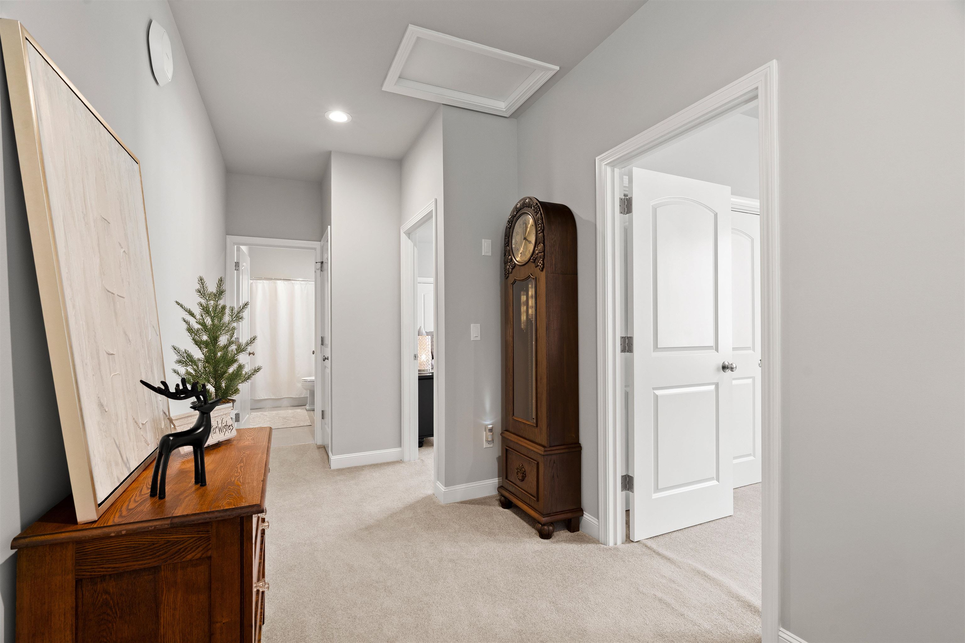 Manchester, New Hampshire, 03102, United States, 3 Bedrooms Bedrooms, ,3 BathroomsBathrooms,Residential,For Sale,2003193