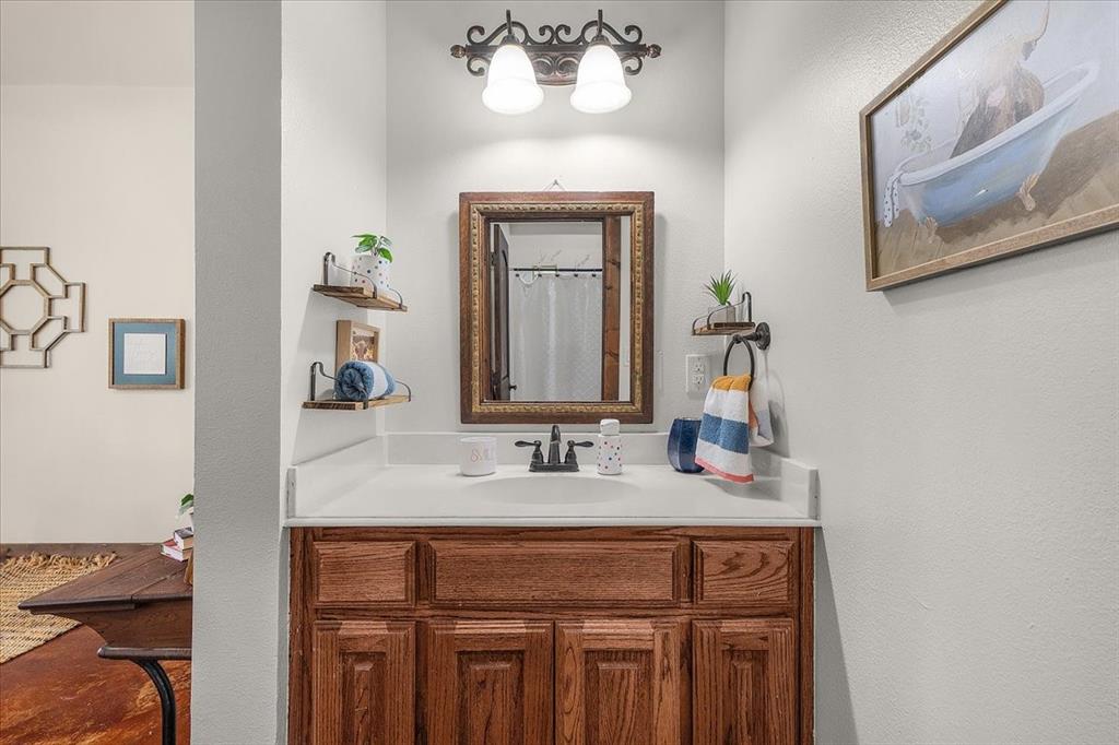 Weatherford, Texas, 76085, United States, 4 Bedrooms Bedrooms, ,3 BathroomsBathrooms,Residential,For Sale,2035850