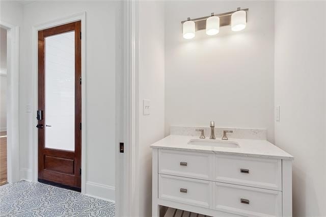 New Orleans, Louisiana, 70124, United States, 4 Bedrooms Bedrooms, ,4 BathroomsBathrooms,Residential,For Sale,2005870