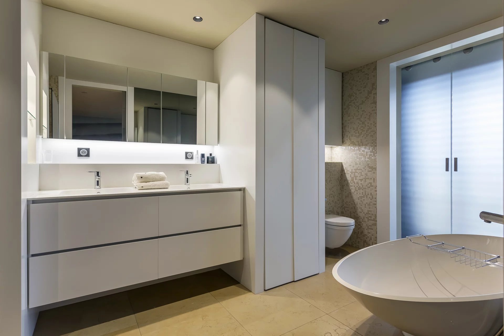 Lyon 3ème, Auvergne-Rhône-Alpes, 69003, FR, 4 Bedrooms Bedrooms, ,6 BathroomsBathrooms,Residential,For Sale,1994487