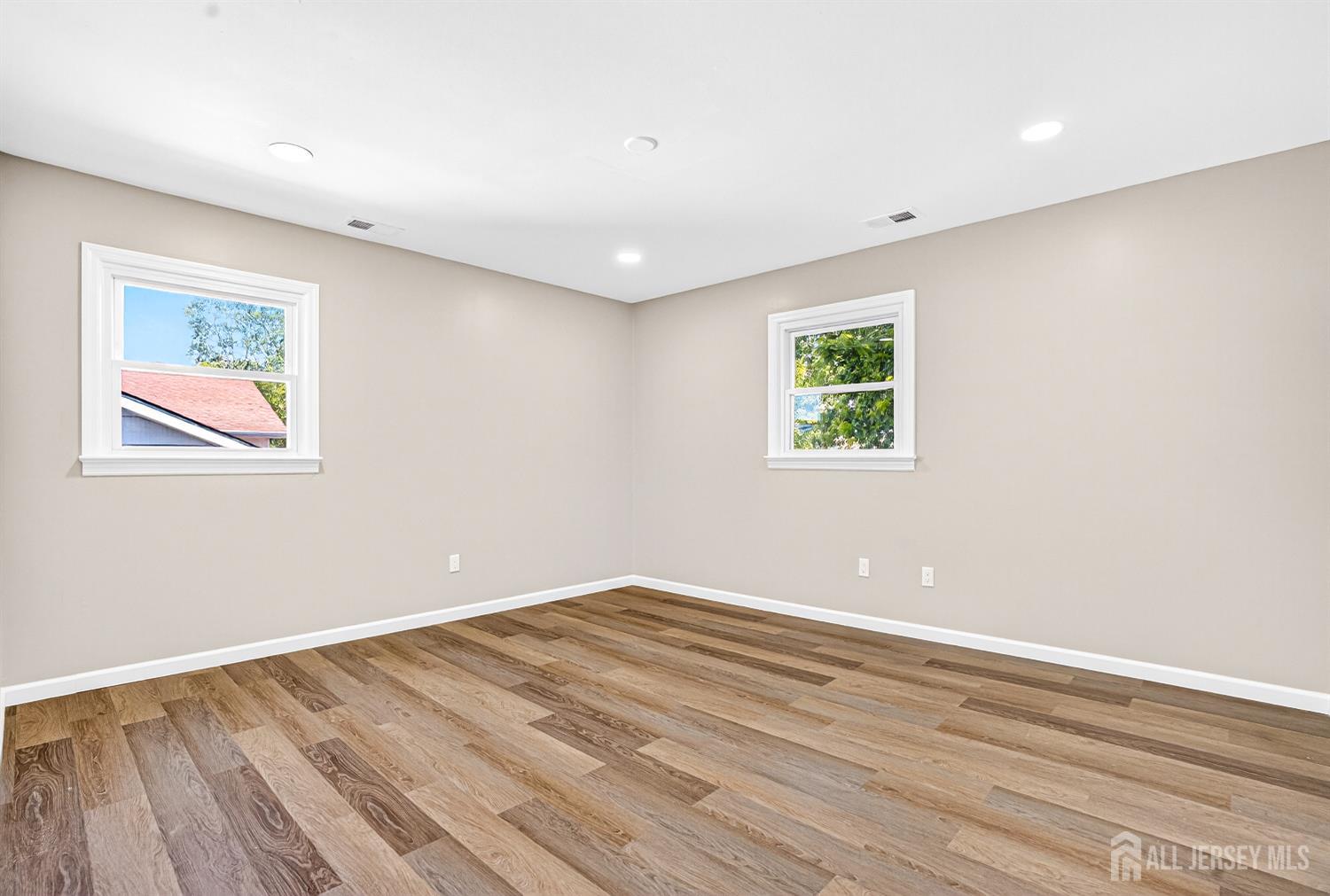 Jamesburg, New Jersey, 08831, United States, 4 Bedrooms Bedrooms, ,3 BathroomsBathrooms,Residential,For Sale,1916202