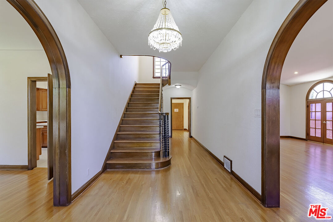 1232 Westchester Pl, Los Angeles, California, 90019, United States, 5 Bedrooms Bedrooms, ,5 BathroomsBathrooms,Residential,For Sale,1232 Westchester Pl,1662622