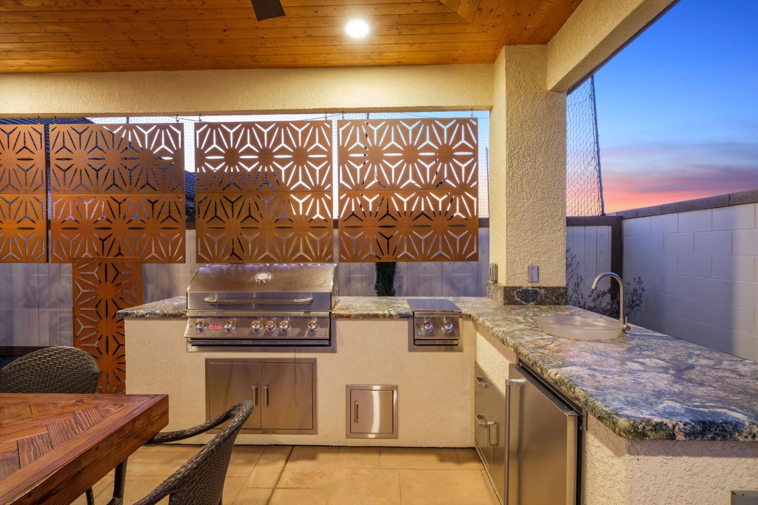 Clovis, California, 93619, United States, 6 Bedrooms Bedrooms, ,4 BathroomsBathrooms,Residential,For Sale,2005151