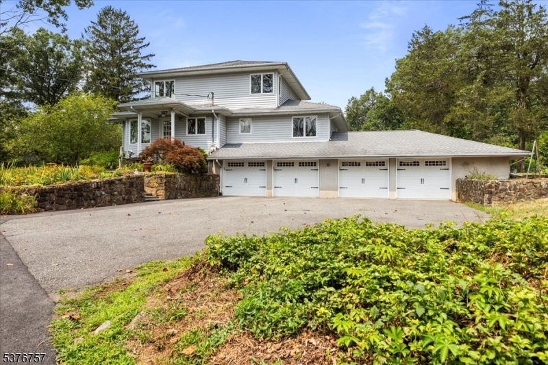 Chester Twp., New Jersey, 07836, United States, 4 Bedrooms Bedrooms, ,4 BathroomsBathrooms,Residential,For Sale,1917554