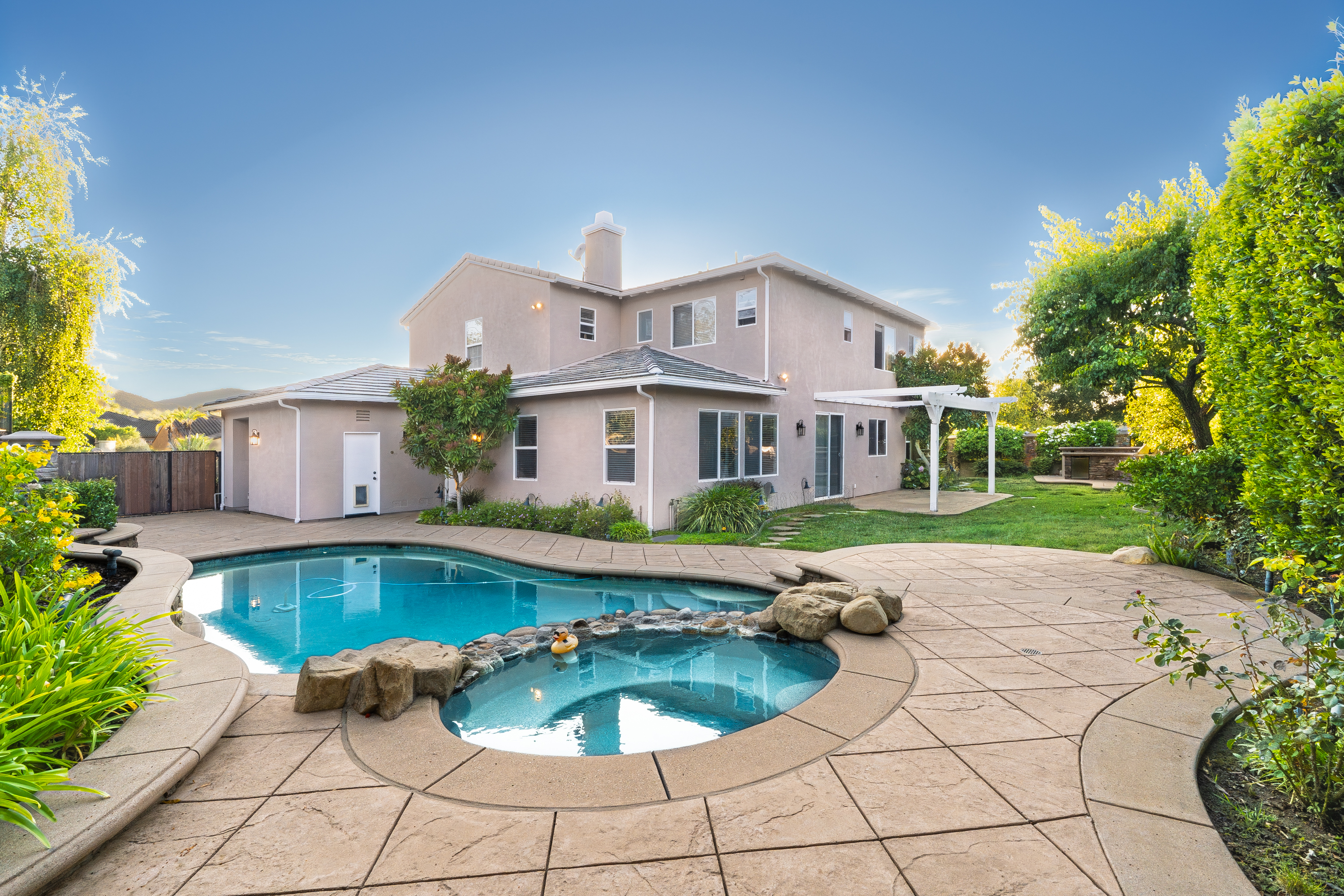 Via Helena , Newbury Park, CA 91320