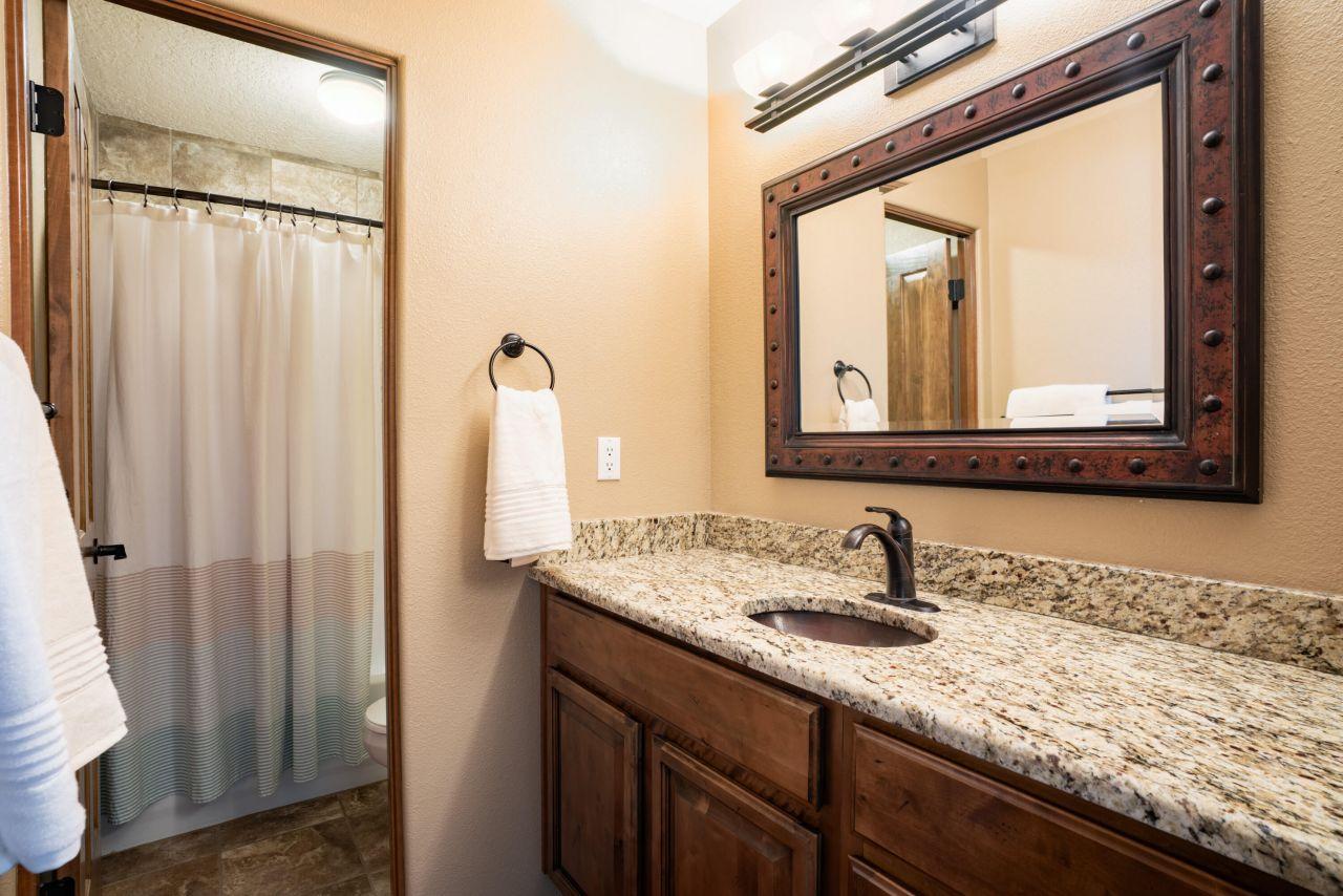 Albuquerque, New Mexico, 87114, United States, 5 Bedrooms Bedrooms, ,4 BathroomsBathrooms,Residential,For Sale,1890374