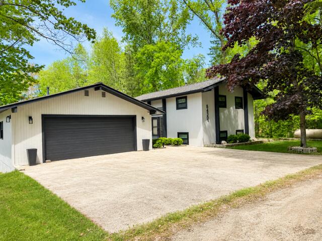 Mecosta, Michigan, 49332, United States, 4 Bedrooms Bedrooms, ,6 BathroomsBathrooms,Residential,For Sale,2048361