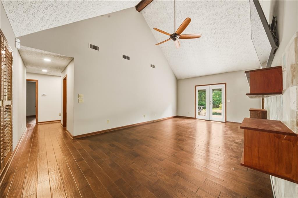 Roswell, Georgia, 30076, United States, 4 Bedrooms Bedrooms, ,3 BathroomsBathrooms,Residential,For Sale,2049337