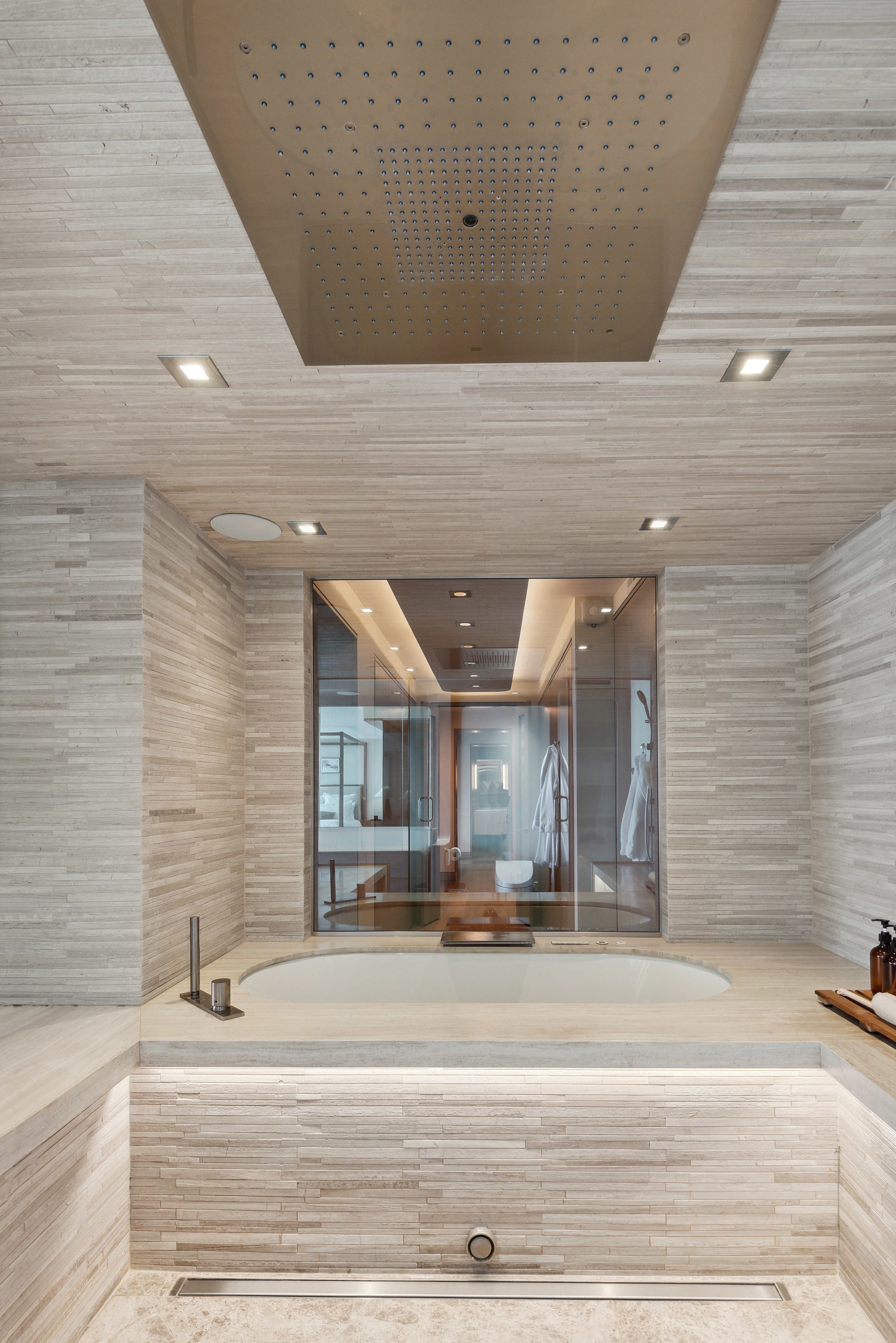  Absolutely Stunning, Penthouse Level Furnished Condo - 物件實景