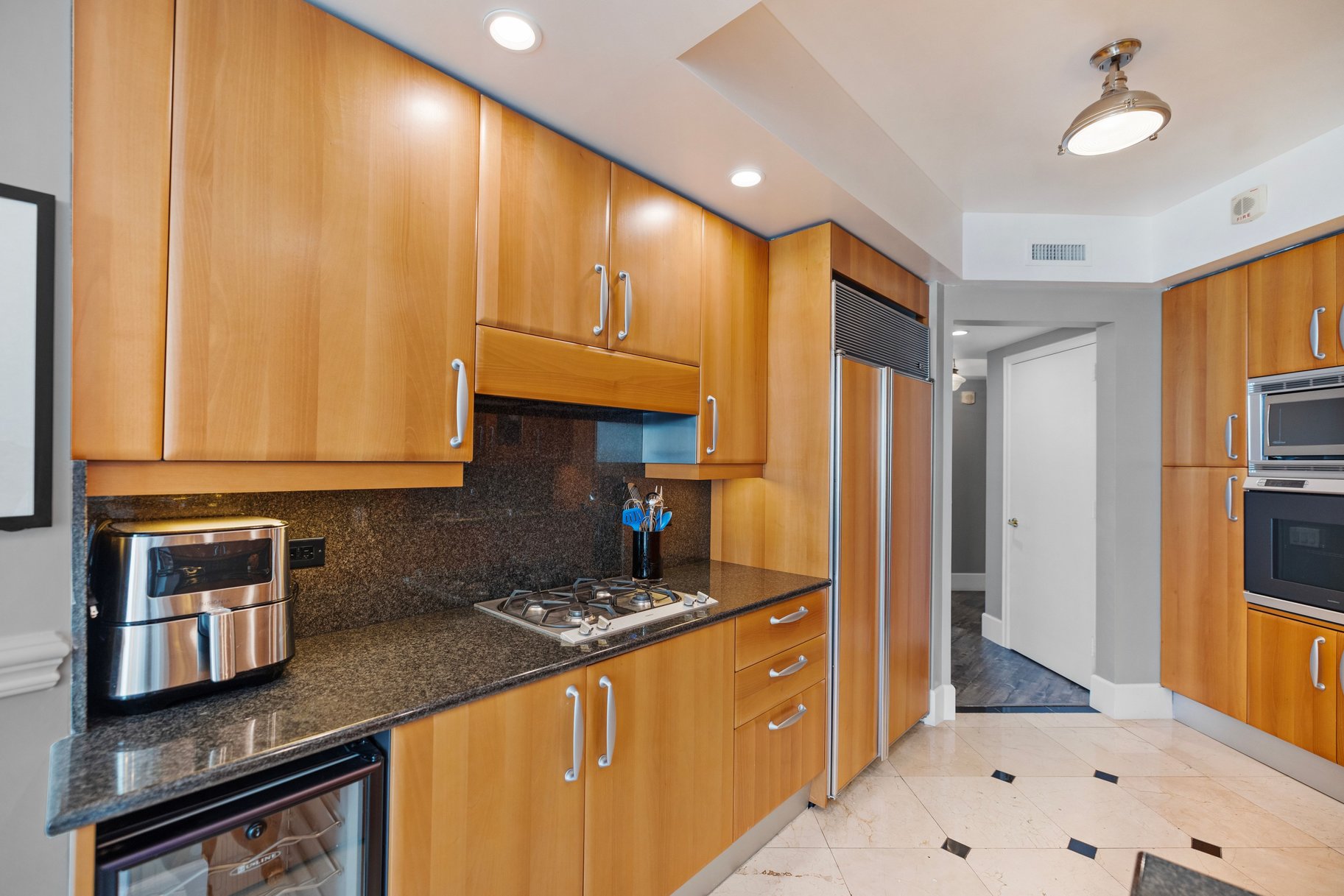  Sophisticated High-Rise Living at Turnberry Place - 物件實景