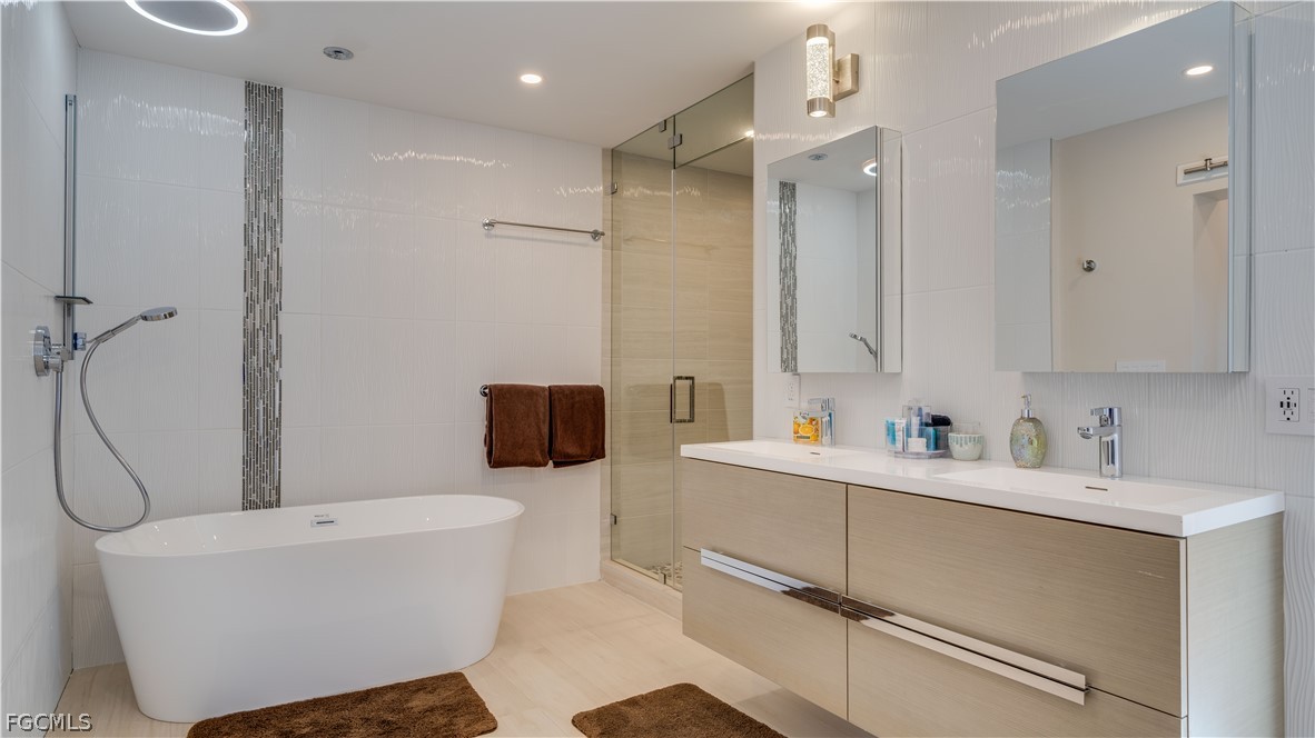 Cape Coral, Florida, 33904, United States, 3 Bedrooms Bedrooms, ,3 BathroomsBathrooms,Residential,For Sale,2020228