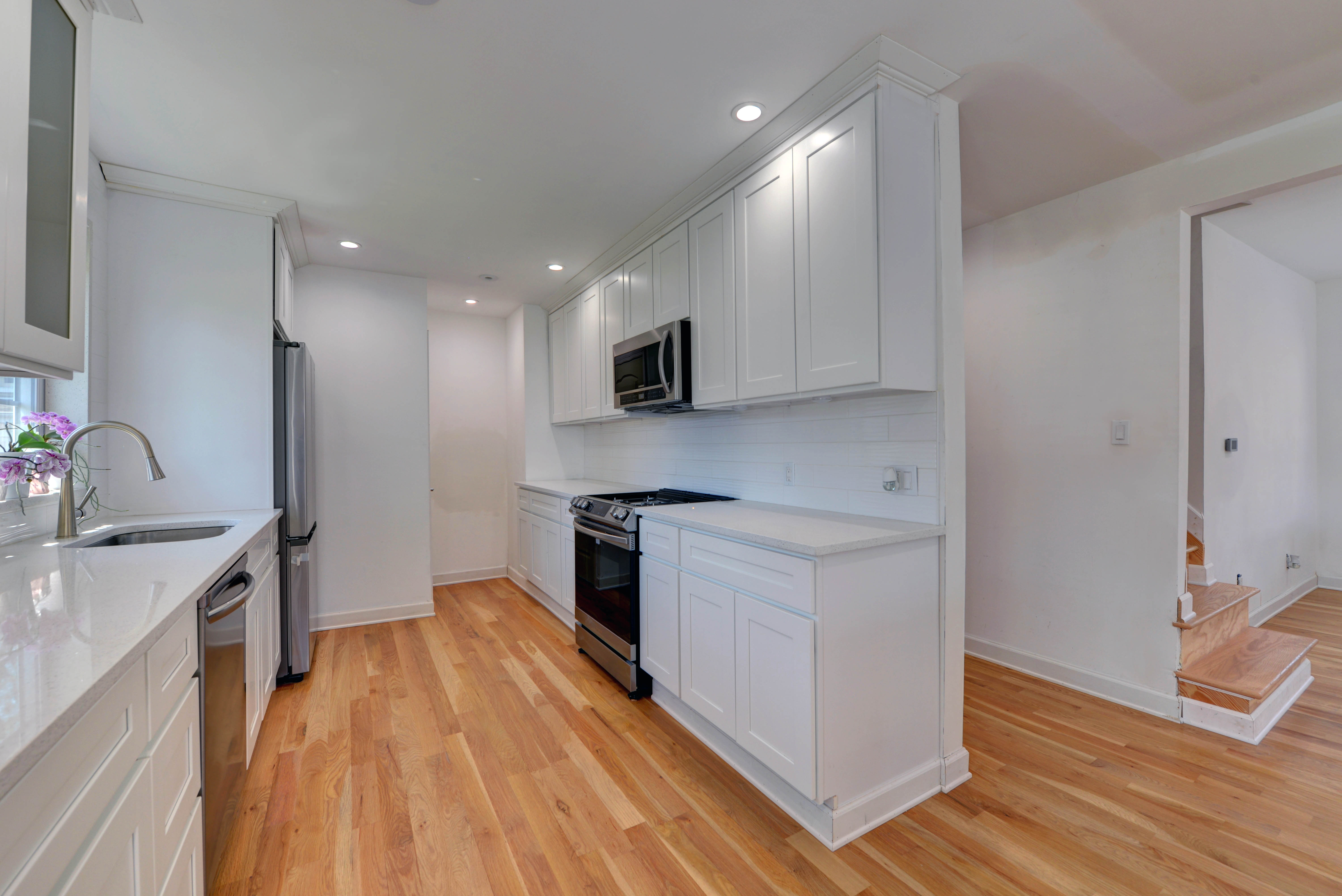 Essex, Nutley Township, New Jersey, 07110, United States, 3 Bedrooms Bedrooms, ,2 BathroomsBathrooms,Residential,For Sale,1873561