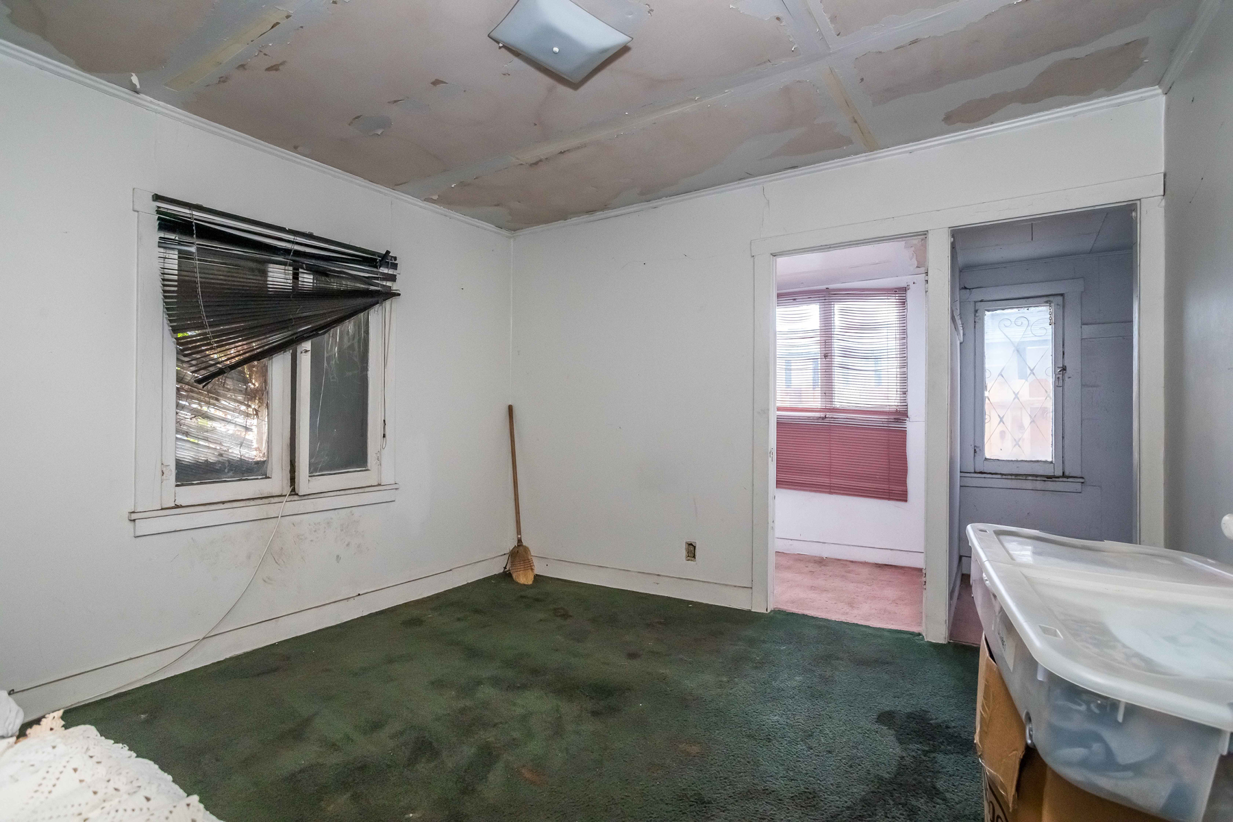  2249 W 29th St - 物件實景