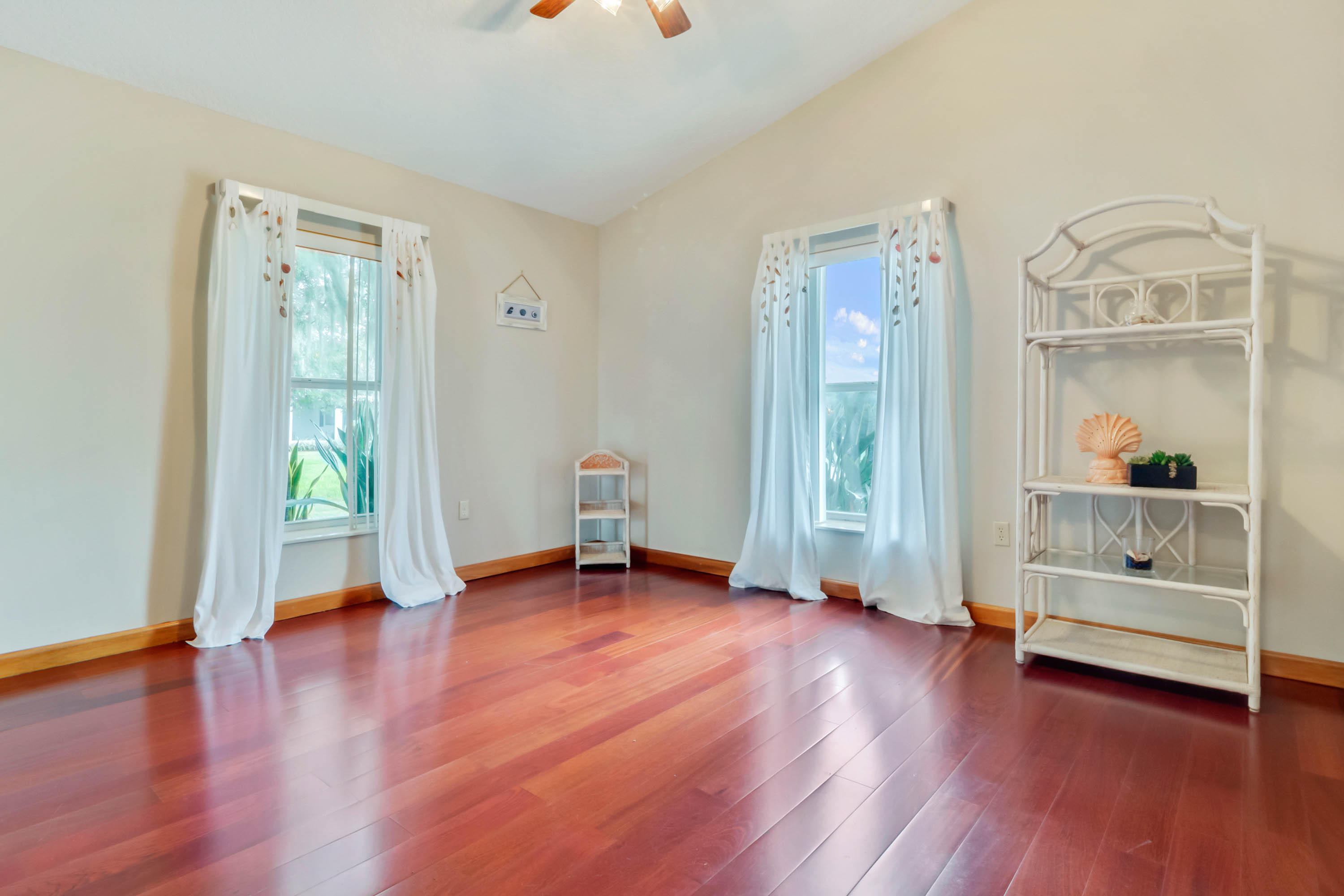 LAKE WALES, Florida, 33898, United States, 6 Bedrooms Bedrooms, ,5 BathroomsBathrooms,Residential,For Sale,1974565