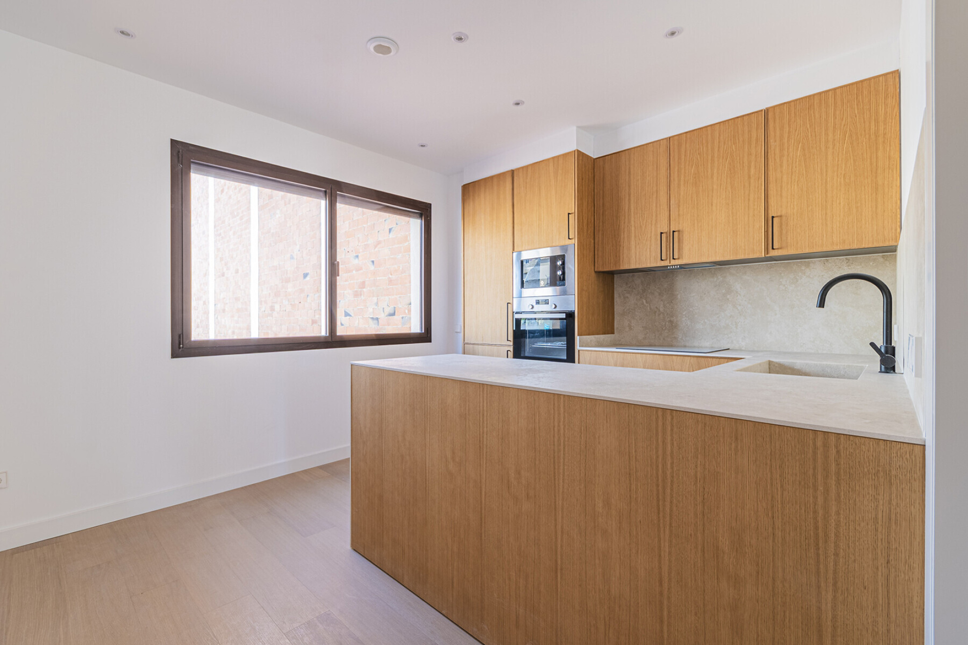  Newly constructed duplex penthouse near the beach - 物件實景