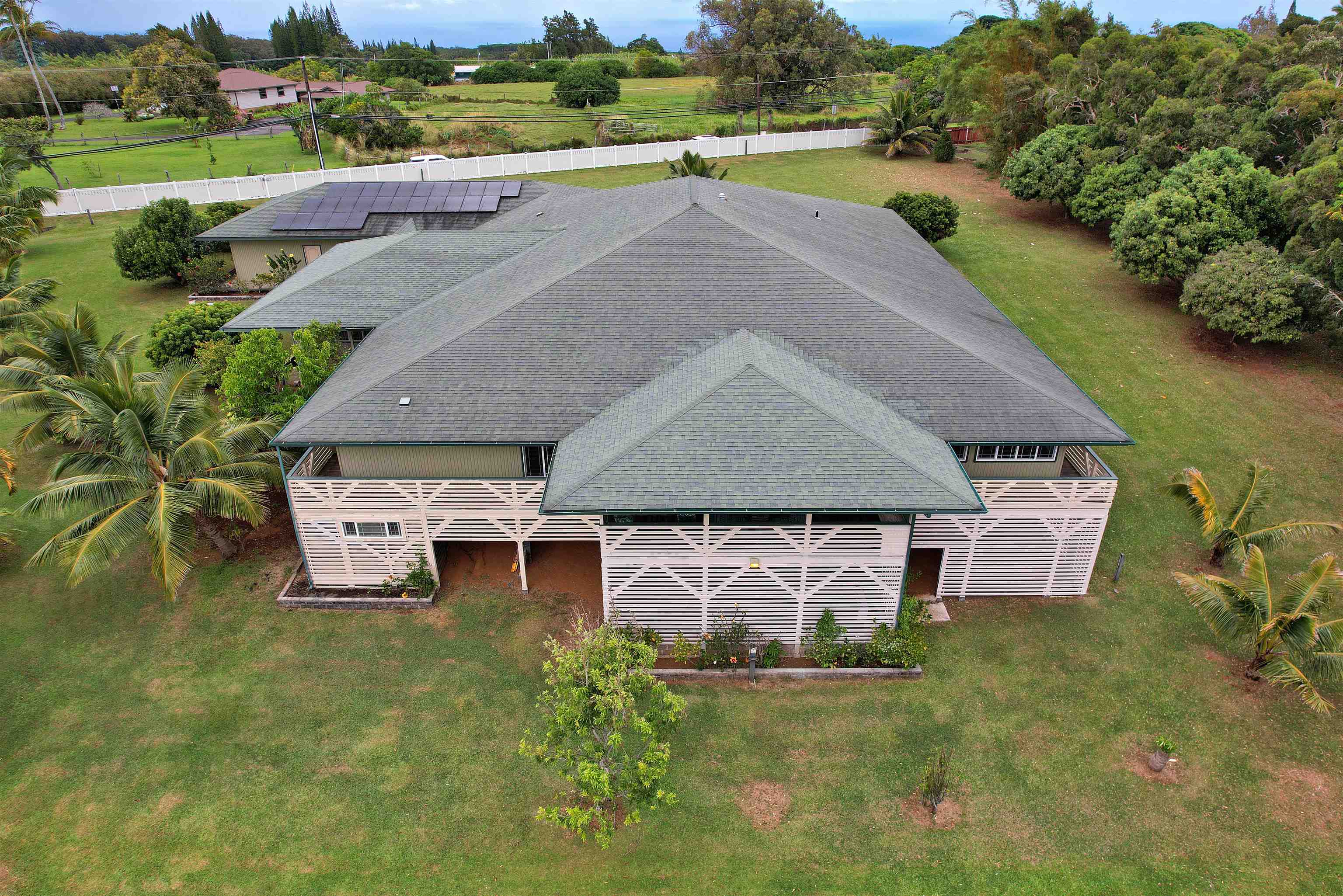 Haiku, Hawaii, 96708, United States, 3 Bedrooms Bedrooms, ,6 BathroomsBathrooms,Residential,For Sale,1989275