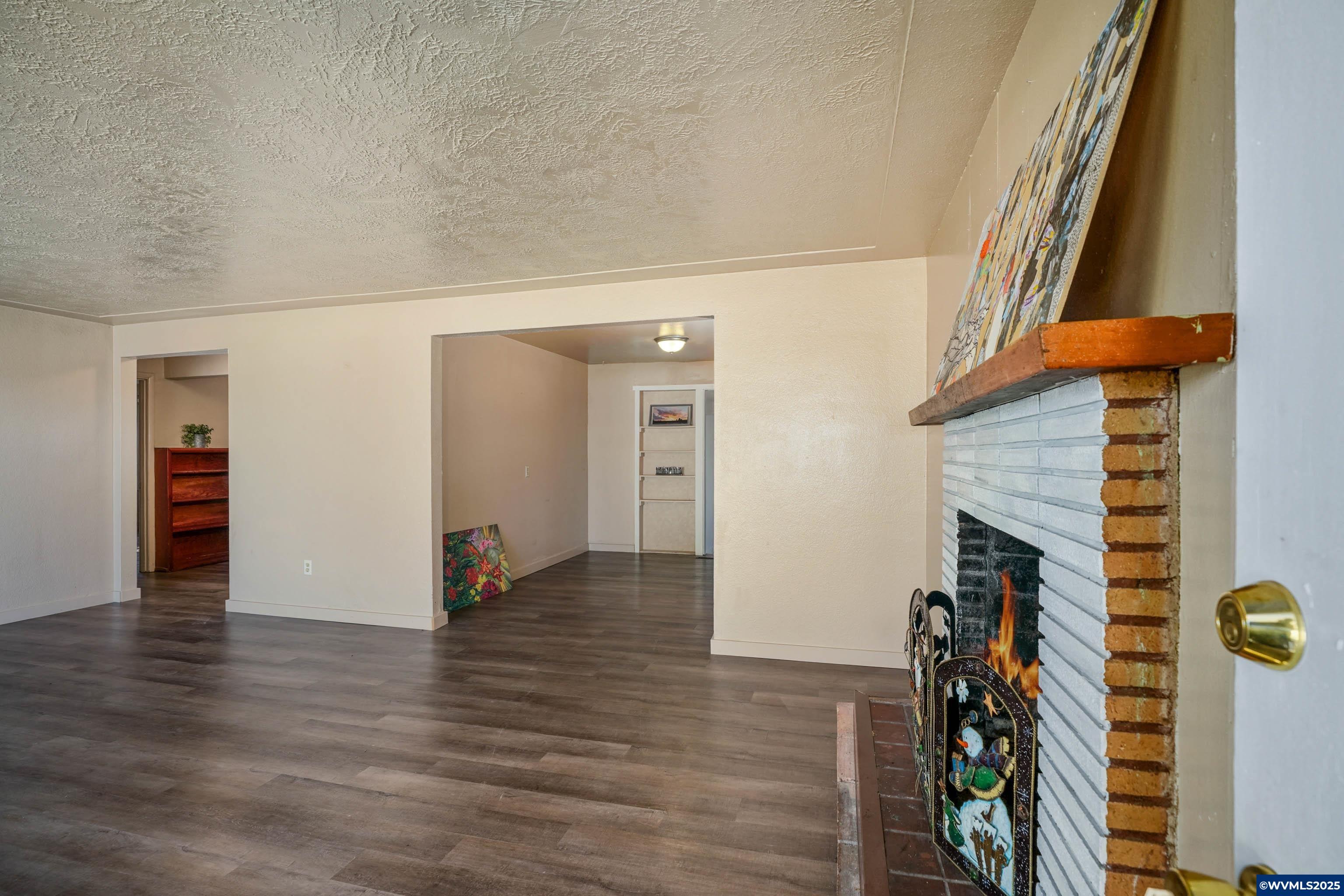 Salem, Oregon, 97301, United States, 5 Bedrooms Bedrooms, ,Residential,For Sale,1965590