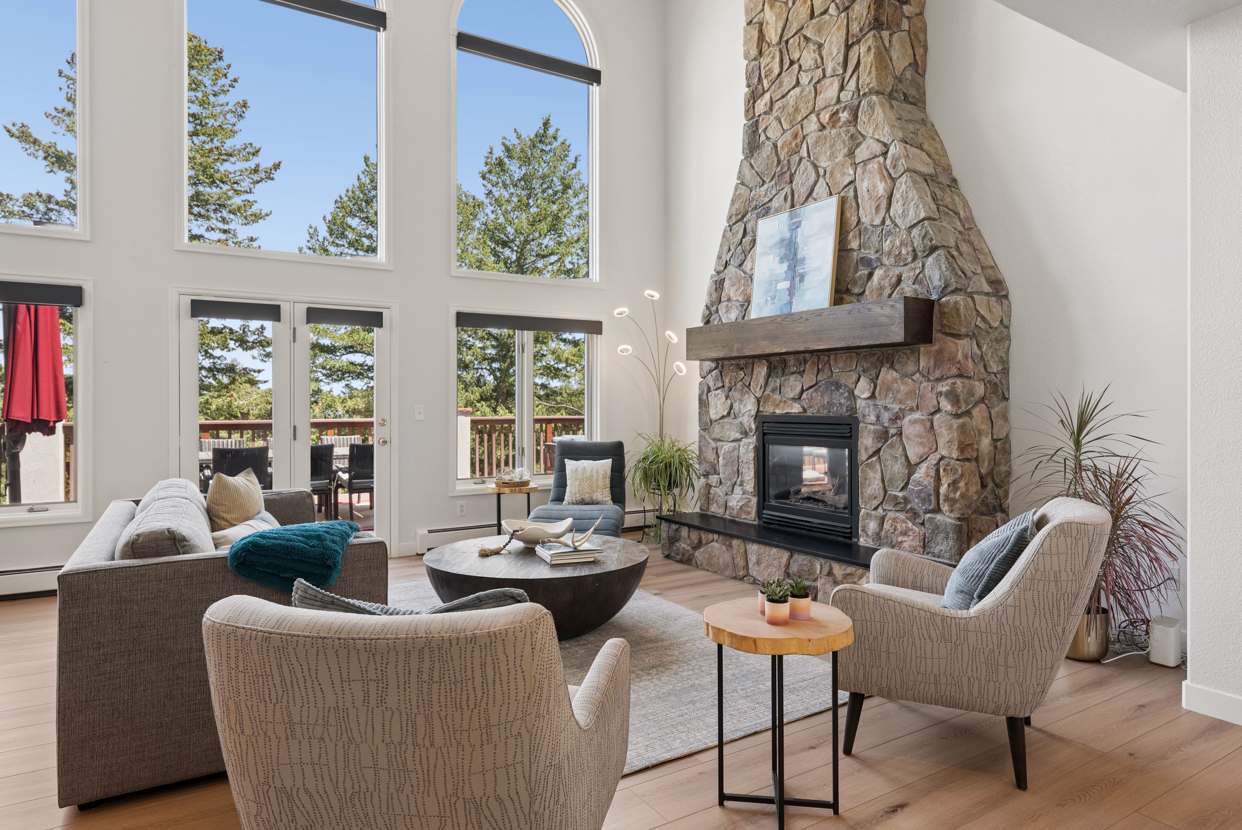  Mountain Contemporary in Highly Desirable Ridge at Hiwan - 物件實景