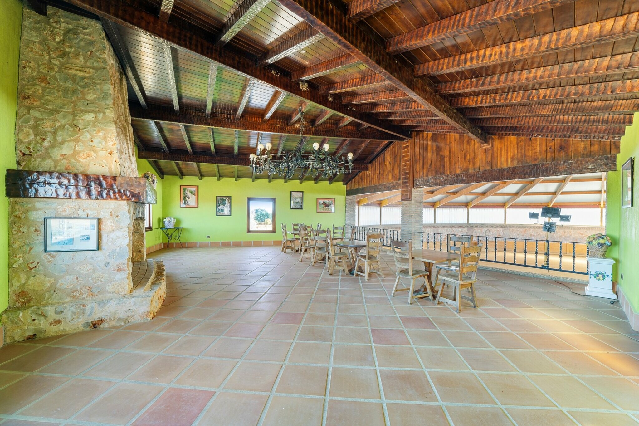  Equestrian center specialized in Arabian horses and fighting bulls. - 物件實景