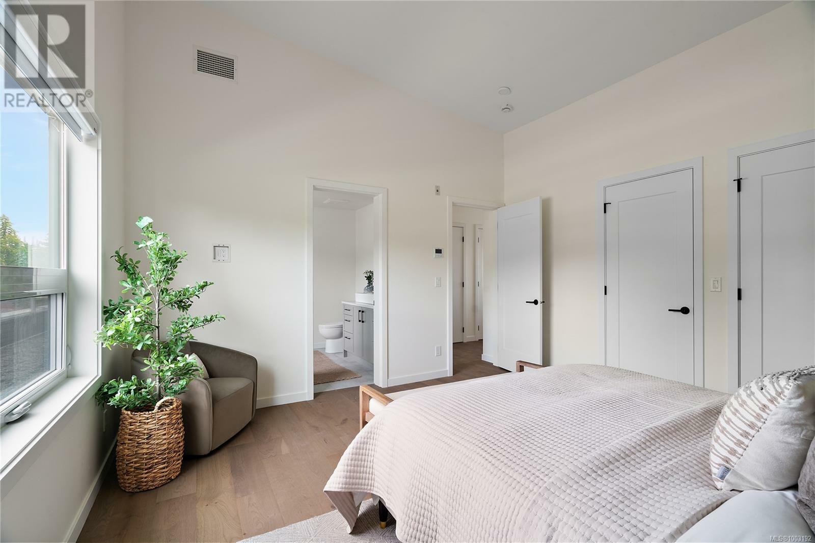ESQUIMALT, British Columbia, V9A 6A1, CA, 2 Bedrooms Bedrooms, ,3 BathroomsBathrooms,Residential,For Sale,1875293