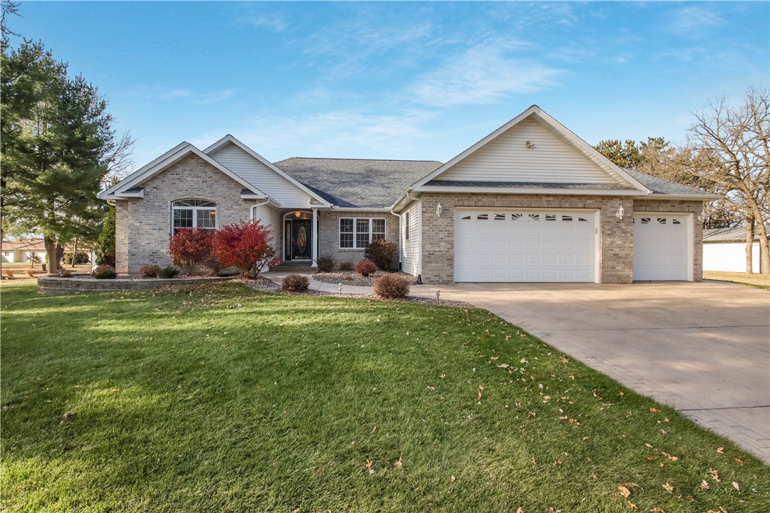 Chippewa Falls, Wisconsin, 54729, United States, 3 Bedrooms Bedrooms, ,4 BathroomsBathrooms,Residential,For Sale,1994232