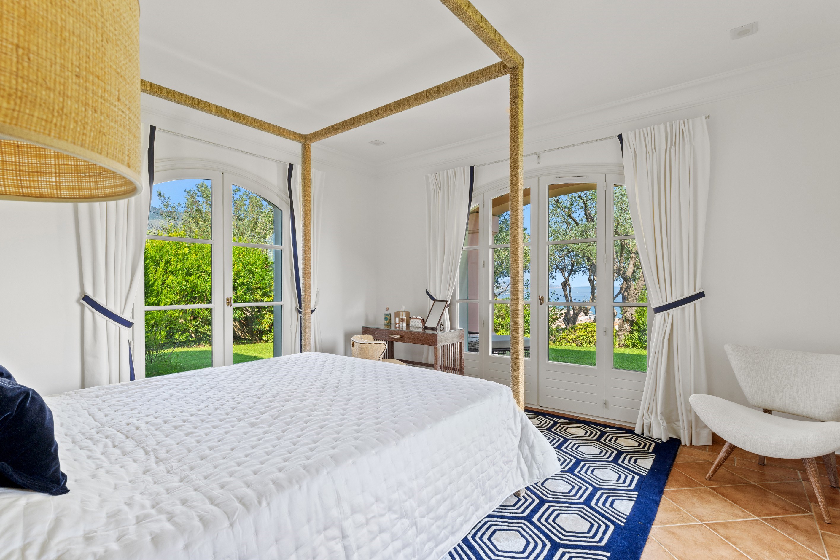  Luxury Provençal villa with panoramic sea views for sale in Menton, near Monaco - 物件實景