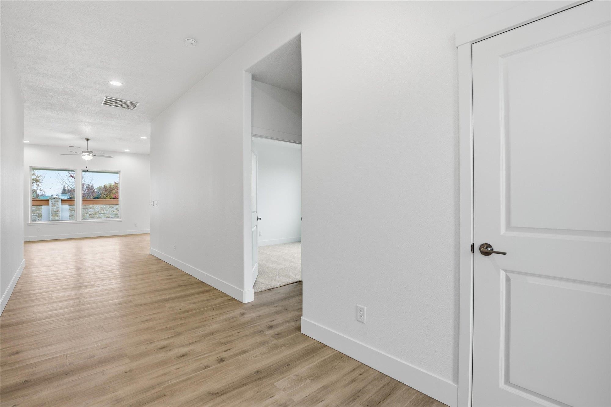 Deer Park, Washington, 99006, United States, 3 Bedrooms Bedrooms, ,2 BathroomsBathrooms,Residential,For Sale,1992798