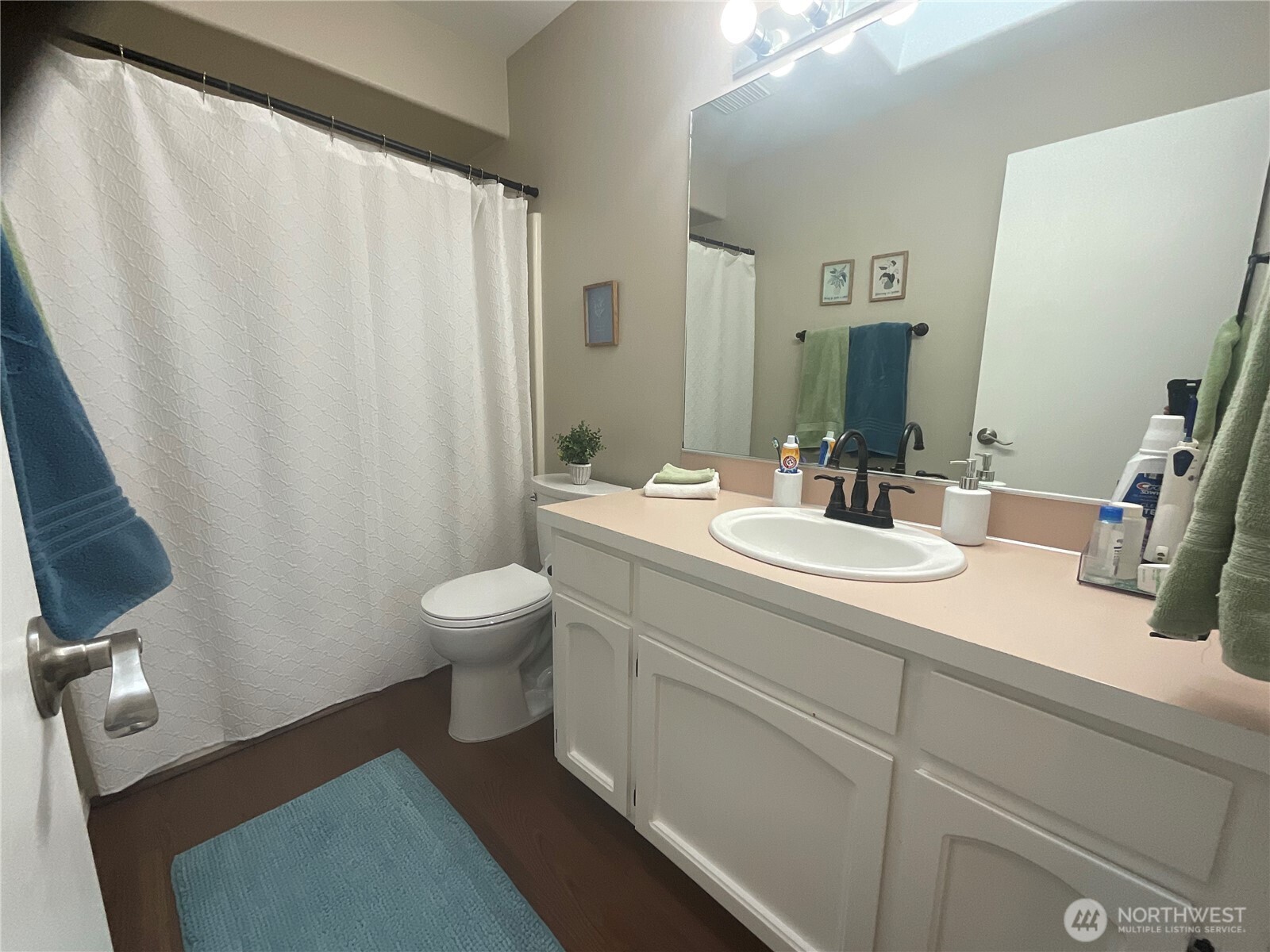 Oak Harbor, Washington, 98277, United States, 3 Bedrooms Bedrooms, ,2 BathroomsBathrooms,Residential,For Sale,2003169