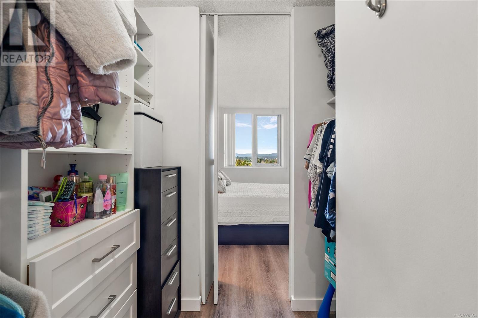 VICTORIA, British Columbia, V9A 7G7, CA, 2 Bedrooms Bedrooms, ,1 BathroomBathrooms,Residential,For Sale,1950570