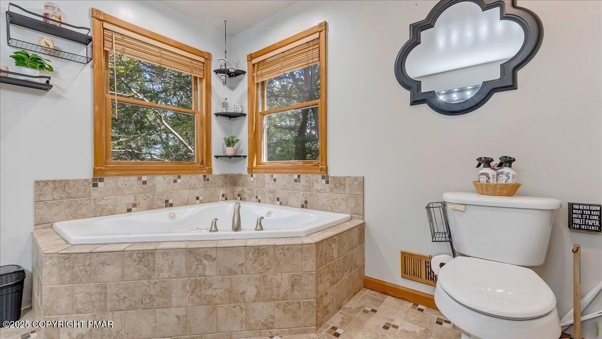 Lake Harmony, Pennsylvania, 18624, United States, 8 Bedrooms Bedrooms, ,4 BathroomsBathrooms,Residential,For Sale,1914089