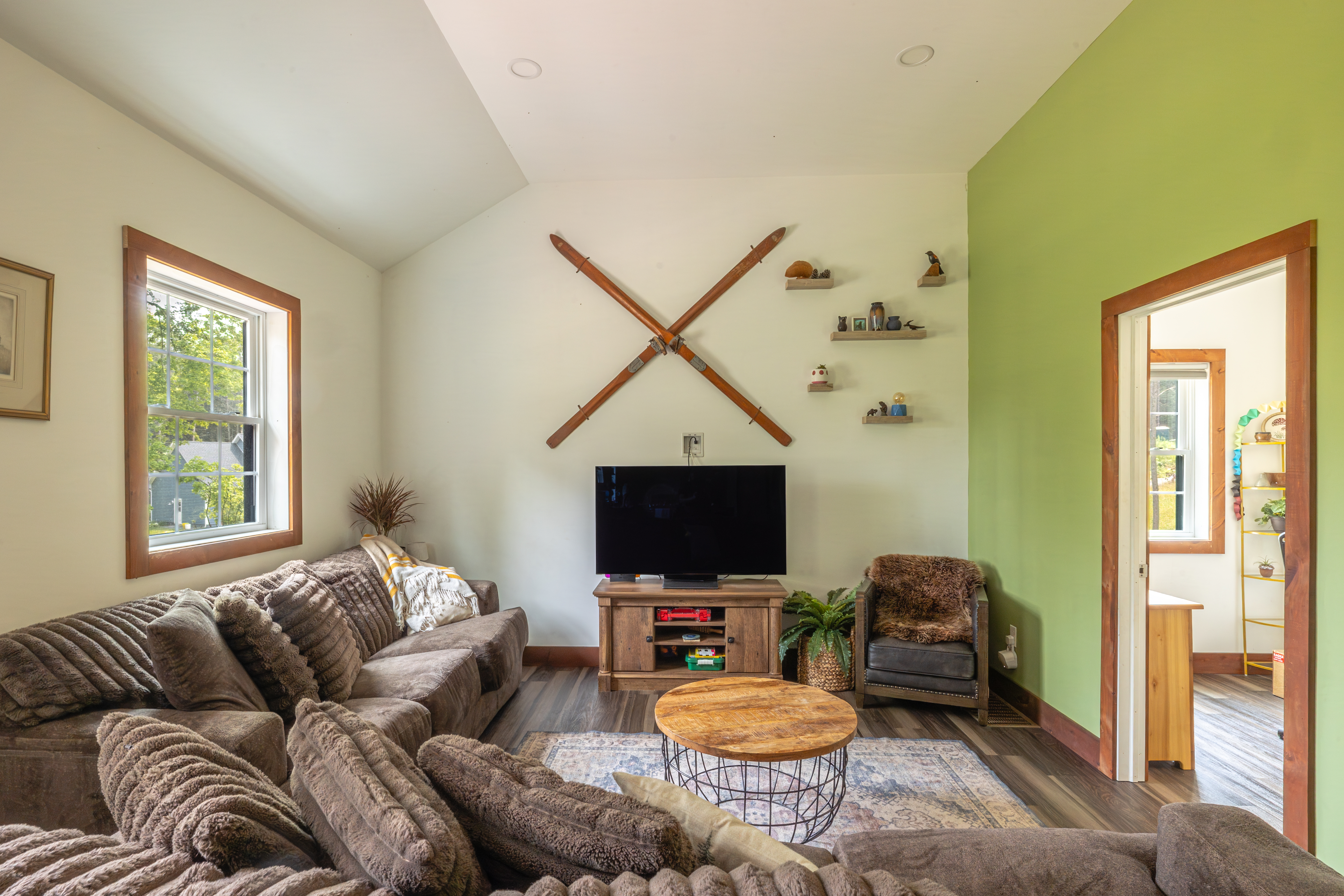  New-Construction Craftsman Contemporary with Hiking at Your Fingertips - 物件實景