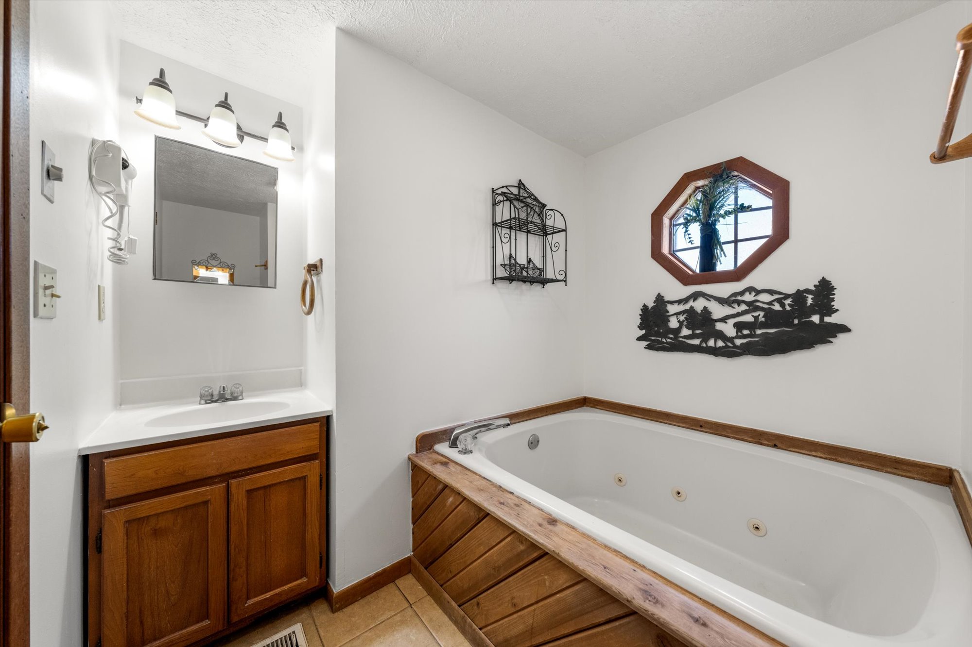 Sevierville, Tennessee, 37876, United States, 3 Bedrooms Bedrooms, ,2 BathroomsBathrooms,Residential,For Sale,1922805
