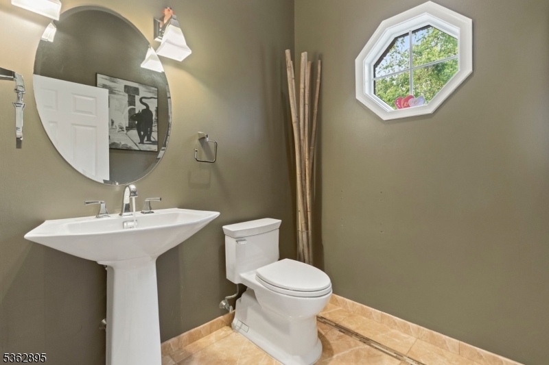 Sparta Twp., New Jersey, 07871, United States, 4 Bedrooms Bedrooms, ,4 BathroomsBathrooms,Residential,For Sale,1847599