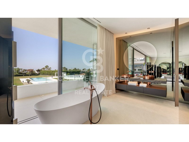 M?laga, Marbella, Nag?eles-Milla de Oro M?laga, Ma, Marbella, Andalusia, ES, 4 Bedrooms Bedrooms, ,4 BathroomsBathrooms,Residential,For Sale,M?laga, Marbella, Nag?eles-Milla de Oro M?laga, Ma,1647020
